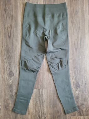 Lululemon Women 8-10 Olive Green Leggings